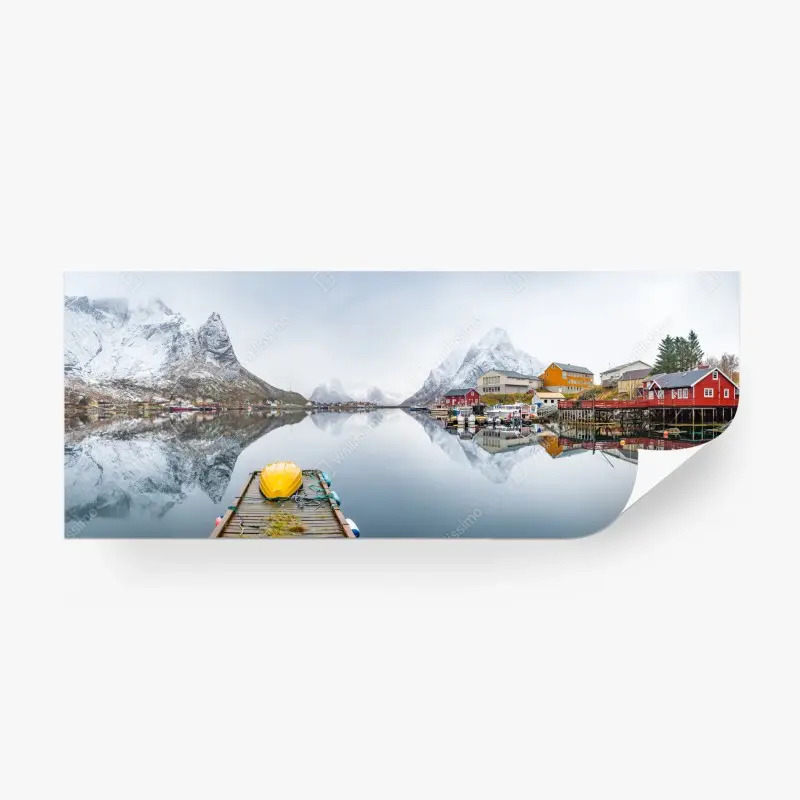 Fototapete spiegelglatter fjord mit bergkulisse