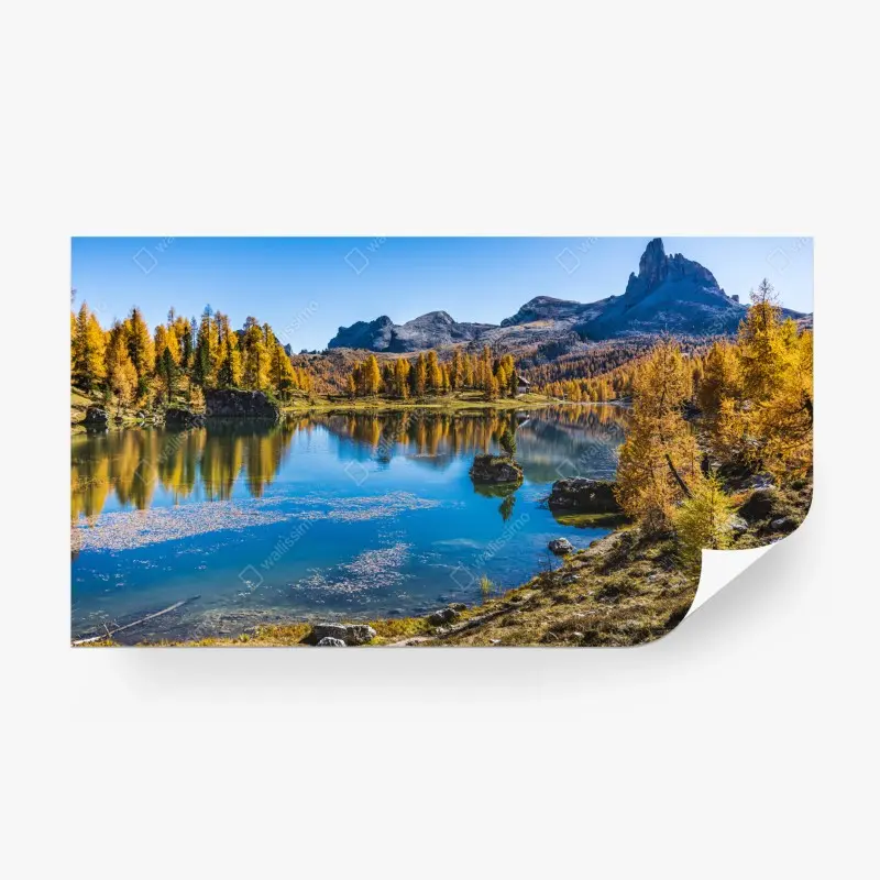 Fototapete herbstlicher alpensee mit bergreflexion