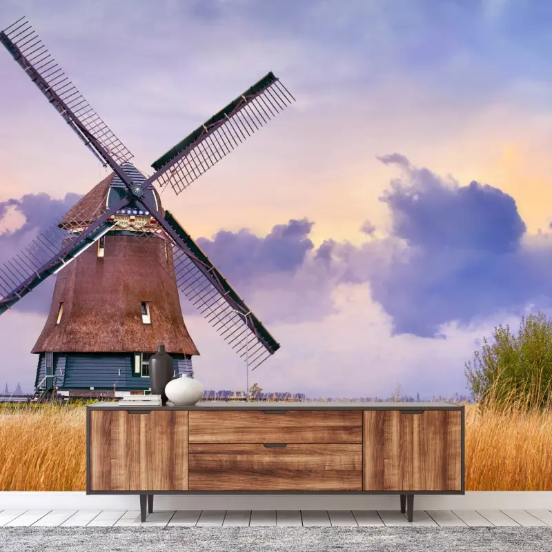 Fototapete historische windmühle auf goldenen feldern