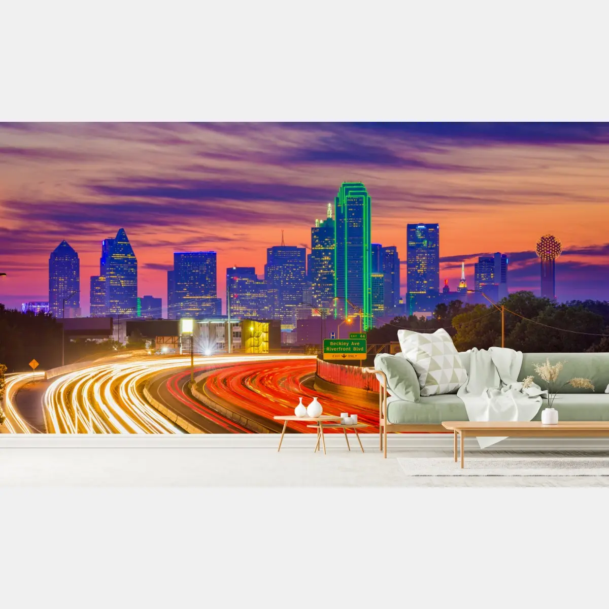 Fototapete panorama von Dallas bei sonnenuntergang mit lichtspuren auf der autobahn – Pixers®