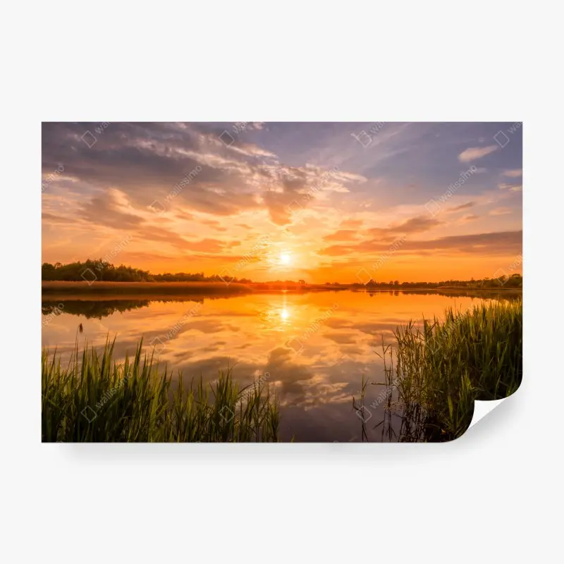 Fototapete goldener sonnenuntergang über idyllischem see