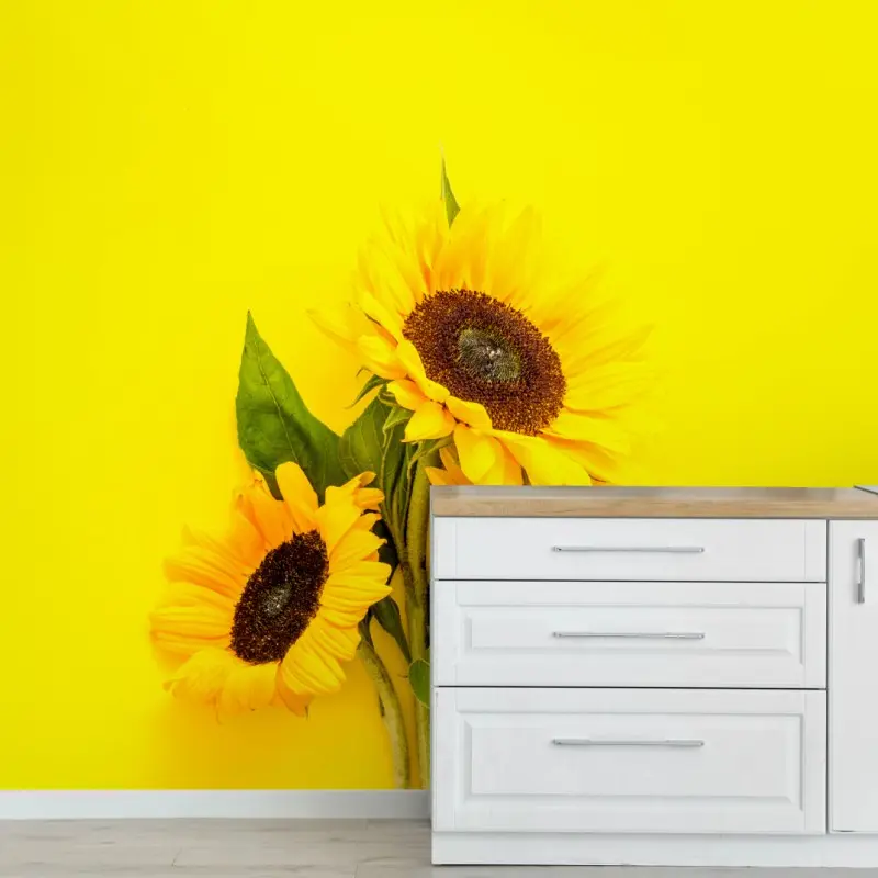 Fototapete leuchtender sonnenblumenstrauß auf gelbem hintergrund