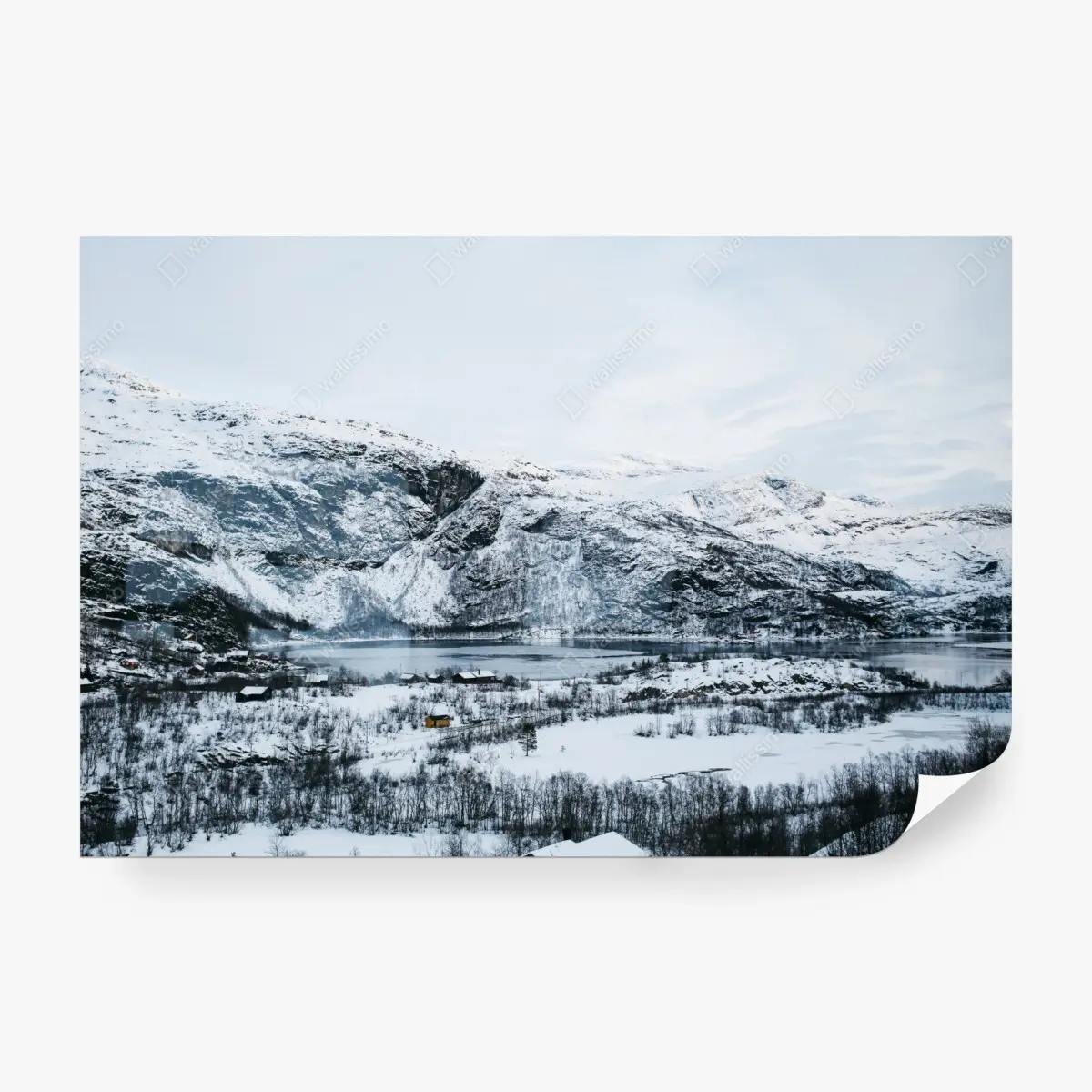 Fototapete ruhige winterliche berglandschaft über zugefrorenem see – Pixers®