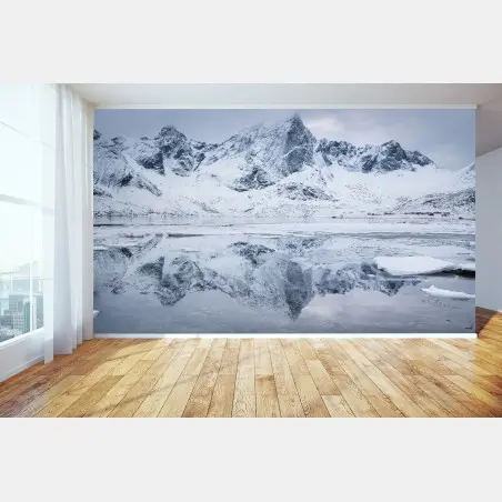 Fototapete verschneite bergspiegelung in Norwegen – Pixers®