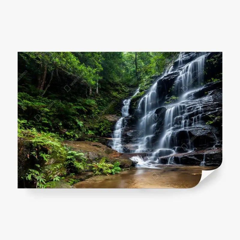 Fototapete ruhiger wasserfall im wald
