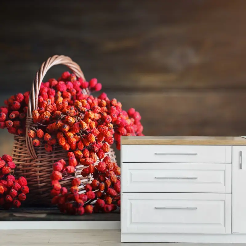 Fototapete herbstliche vogelbeeren im weidenkorb