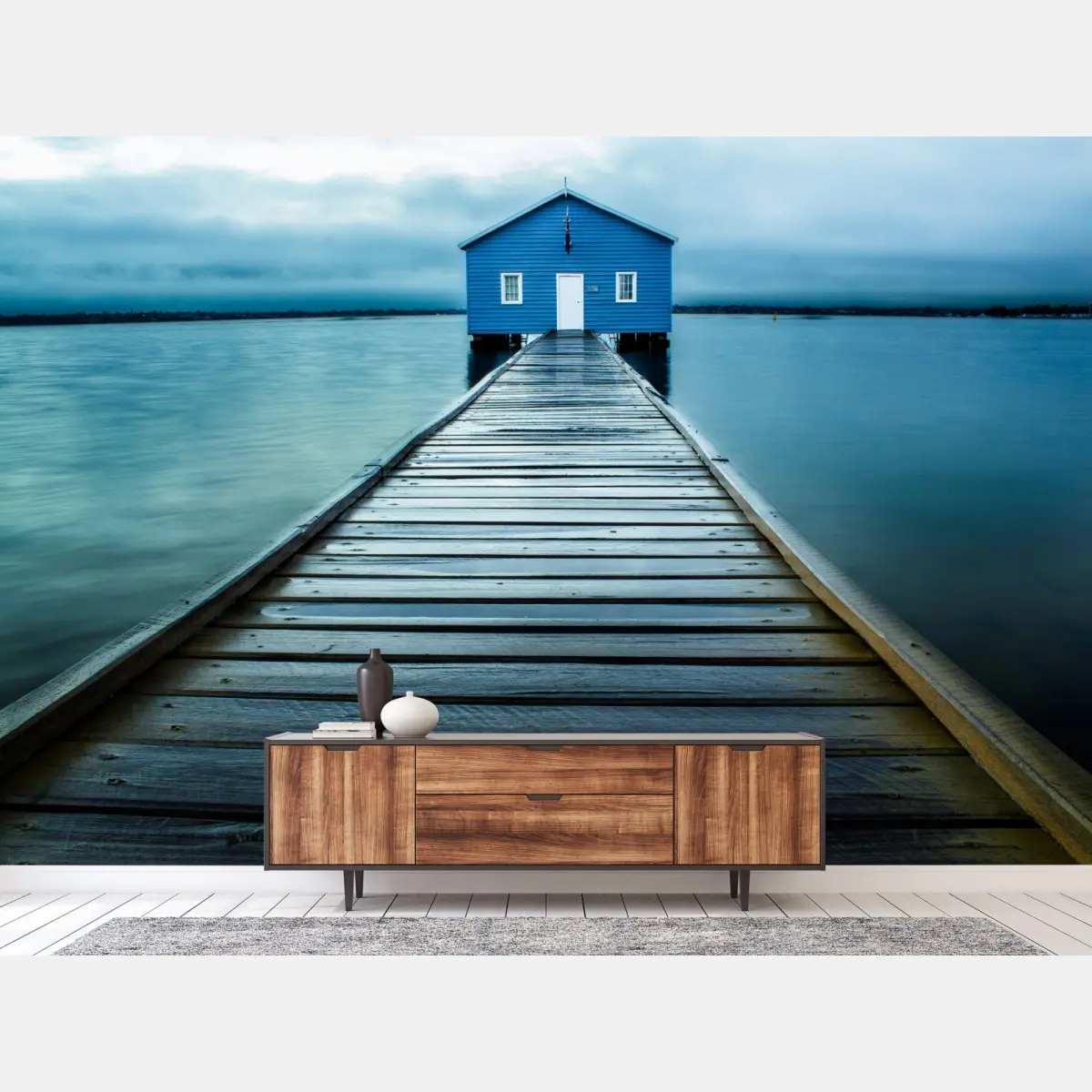 Fototapete blaues bootshaus am ende des stegs – Pixers®