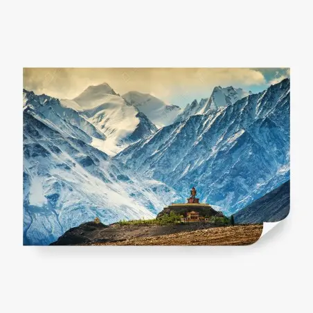 Fototapete majestätisches bergkloster vor schneebedeckten gipfeln – Pixers®