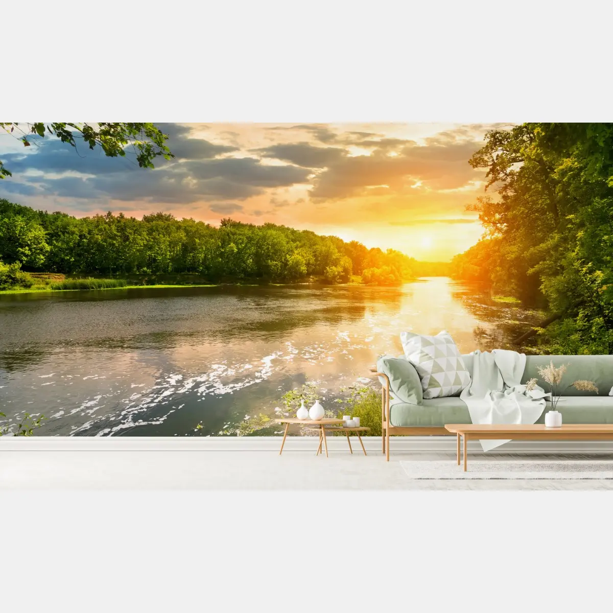 Fototapete ruhiger sonnenuntergang am fluss im grünen wald – Pixers®