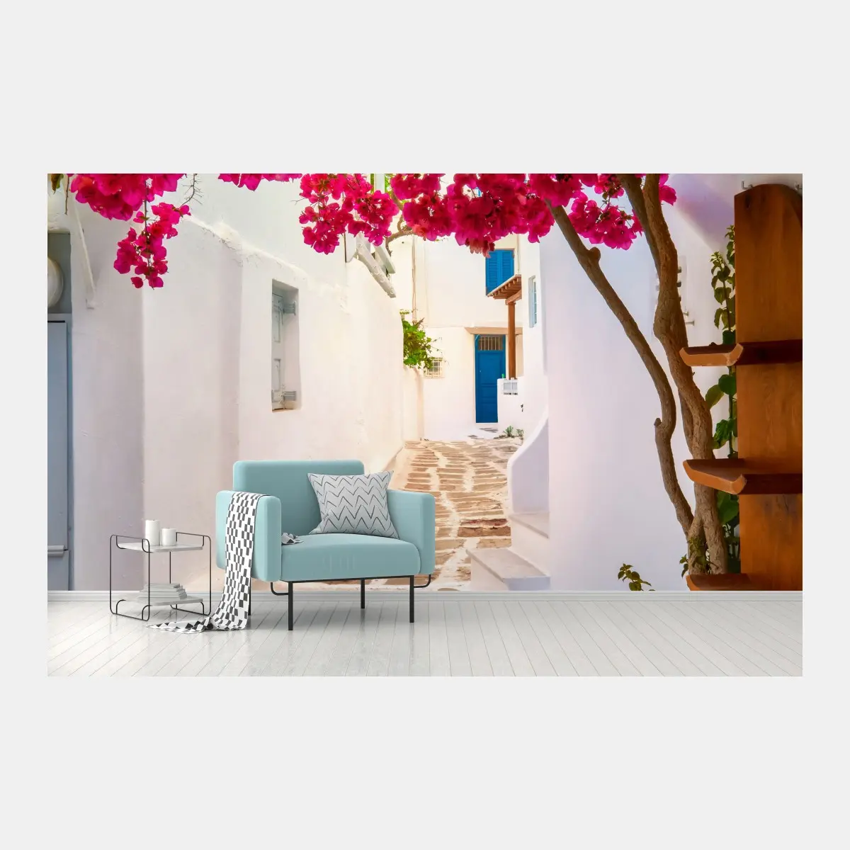 Fototapete sonnige gasse in Griechenland mit bougainvillea – Pixers®