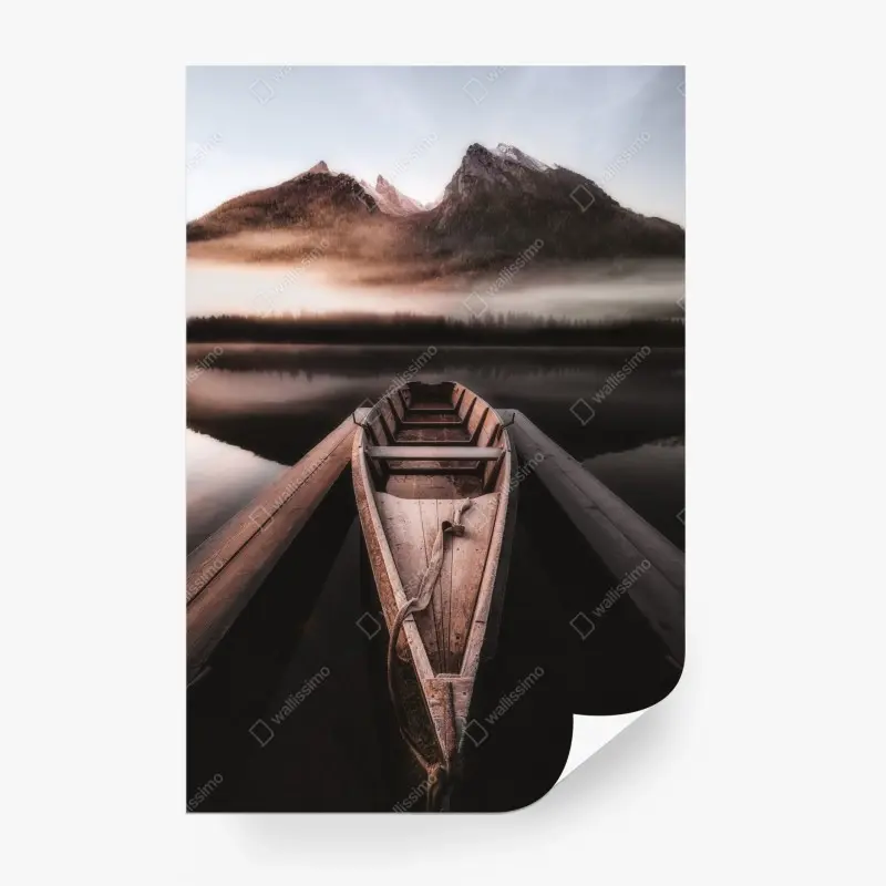 Fototapete nebliges boot am bergsee