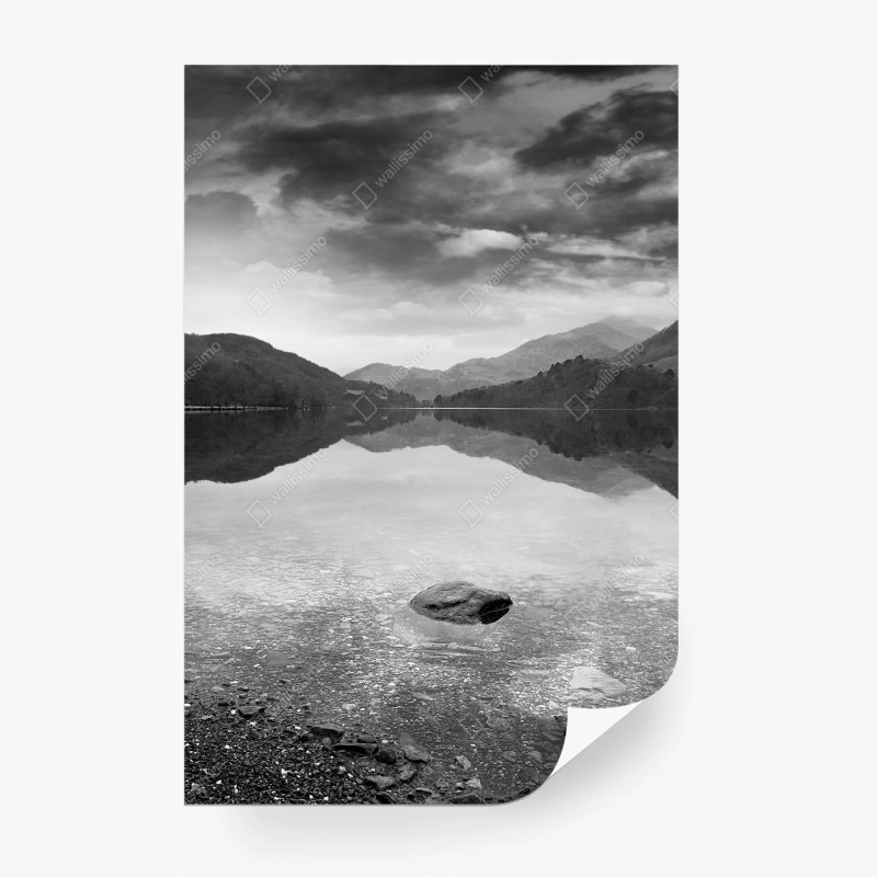 Fototapete ruhiger bergsee mit spiegelung