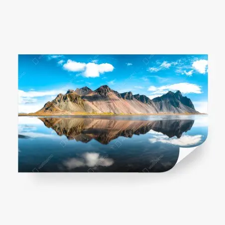 Fototapete gespiegeltes Vestrahorn bei Stokksnes, Island – Pixers®