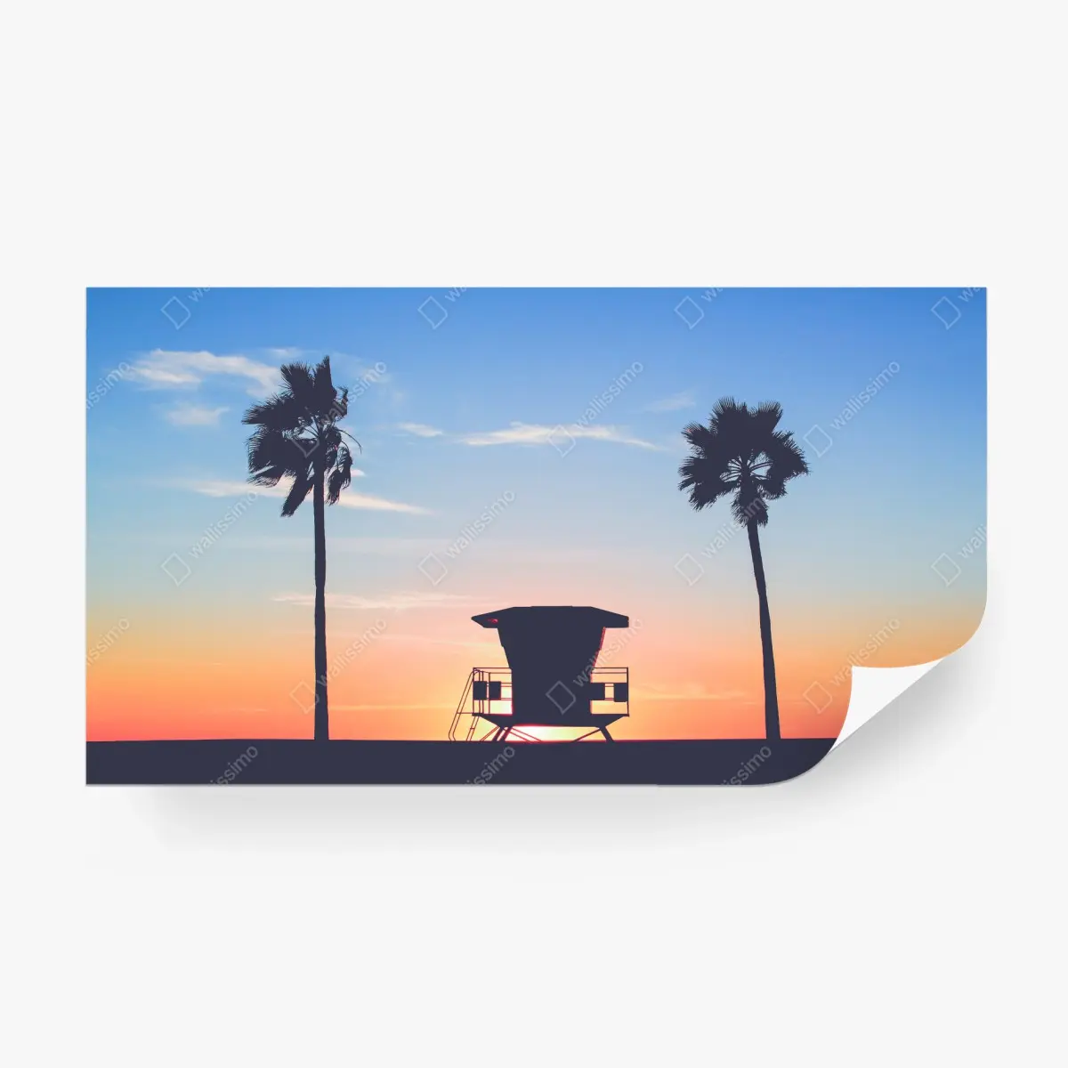 Fototapete sonnenuntergang am strand mit palmen und rettungsturm – Pixers®