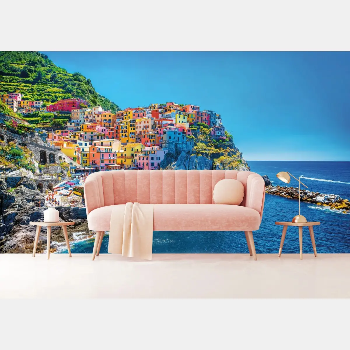 Fototapete buntes mediterranes kliffdorf am meer – Pixers®