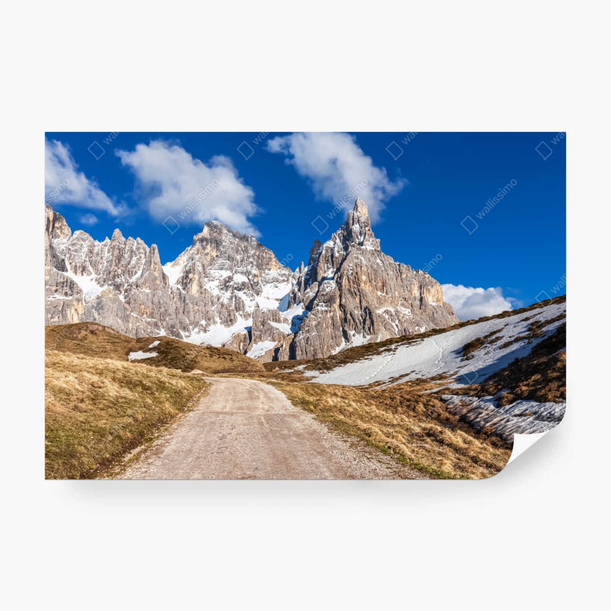 Fototapete hohe berggipfel und ein sich windender weg – Pixers®
