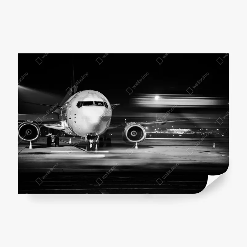 Fototapete monochromes jet auf dem rollfeld bei nacht