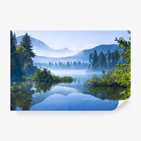 Fototapete nebliger bergsee mit spiegelnder oberfläche – Pixers®