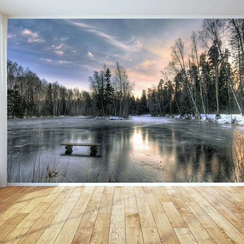 Fototapete vereister see im dämmerlicht mit waldspiegelung