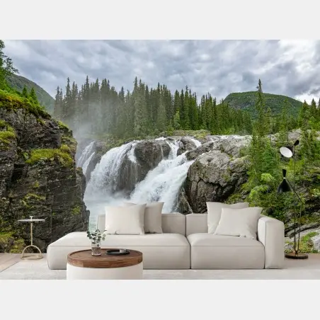 Fototapete nebliger wasserfall im dichten kiefernwald – Pixers®