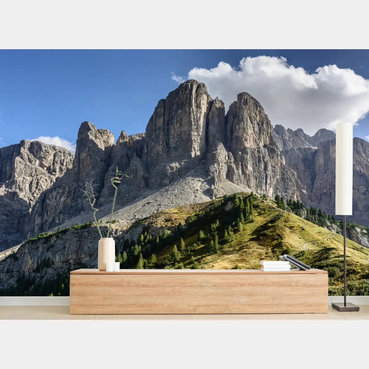 Fototapete majestätische gipfel über grünen hügeln – Pixers®