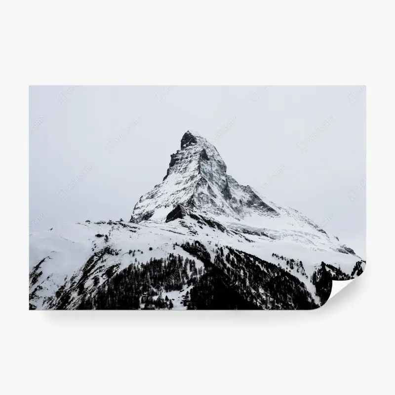Fototapete einsamer schneebedeckter berggipfel