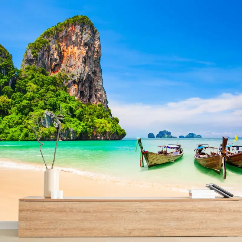 Fototapete tropischer strand mit traditionellen booten in Thailand