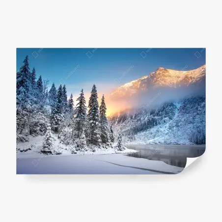 Fototapete wintermorgen über dem verschneiten bergsee – Pixers®