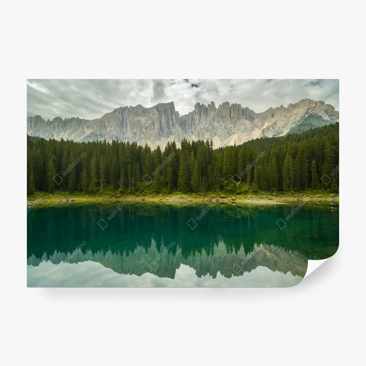 Fototapete ruhige spiegelung am Lago di Carezza, Dolomiten – Pixers®