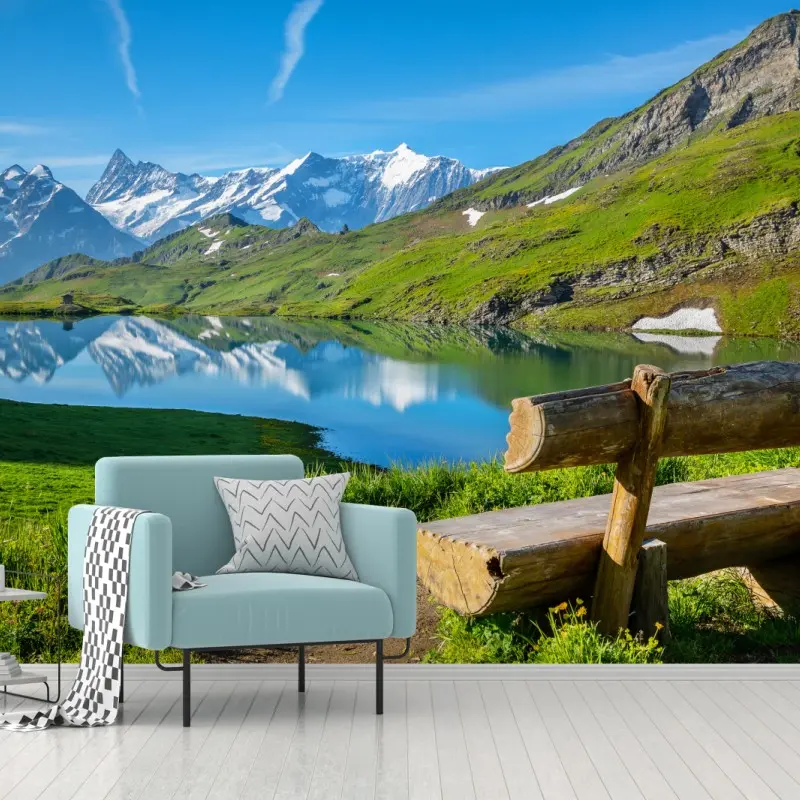 Fototapete alpensee mit hölzerner bank