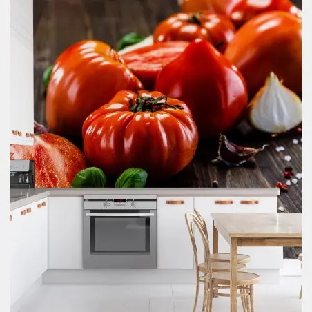 Fototapete reife tomaten auf rustikalem holztisch – Pixers®