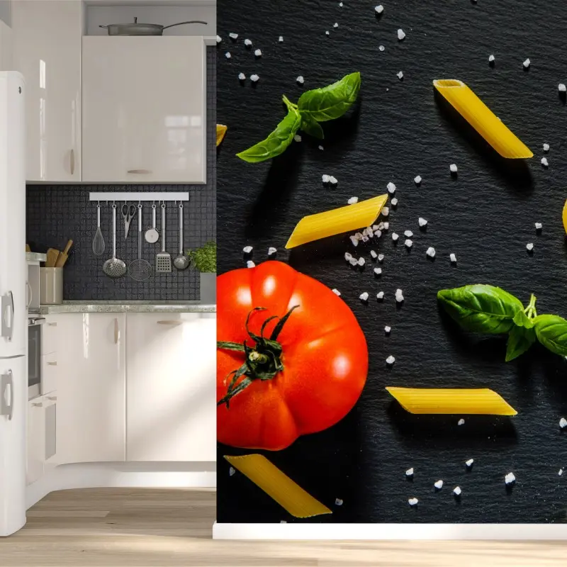 Fototapete tomaten und penne auf schwarzem schiefer