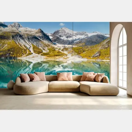 Fototapete ruhiger alpensee mit schneebedeckten gipfeln – Pixers®