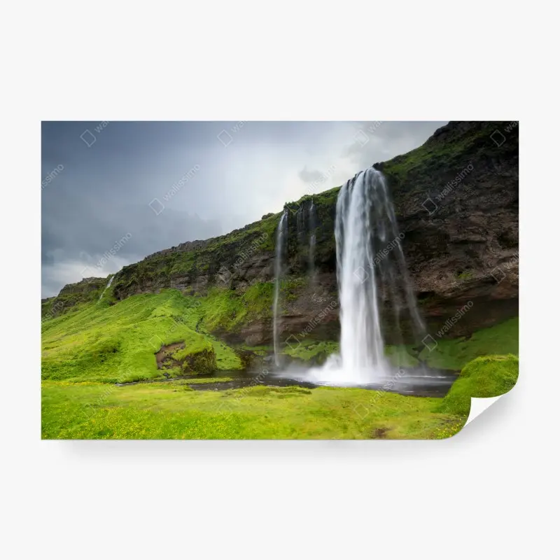 Fototapete dramatischer wasserfall bei Seljalandsfoss, Island