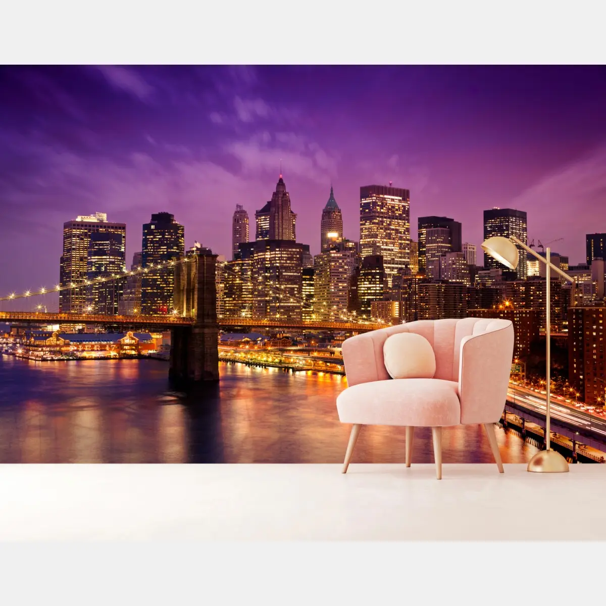 Fototapete violette skyline über leuchtender stadt und brücke – Pixers®