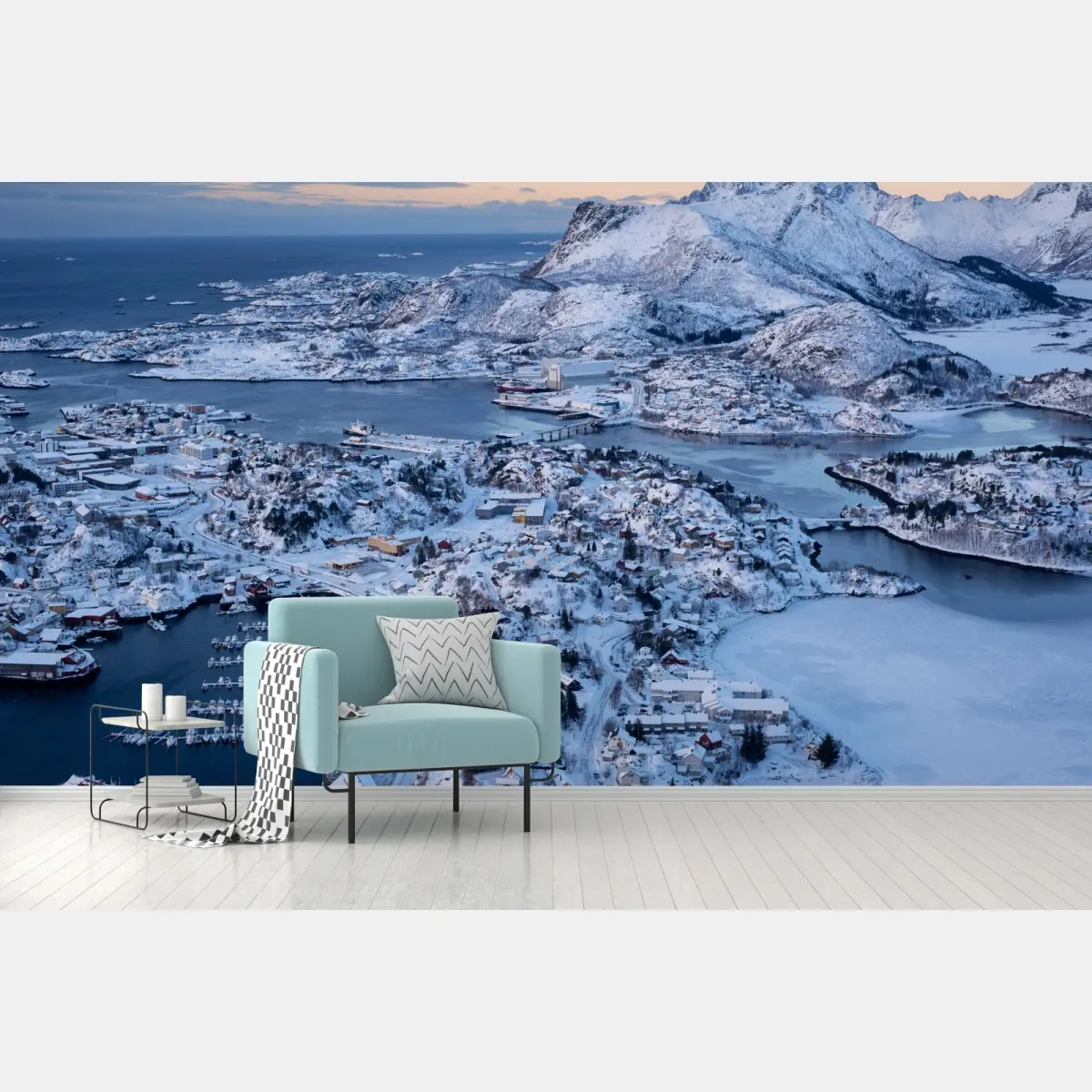 Fototapete winterliche luftaufnahme des hafens von Svolvaer, Norwegen – Pixers®