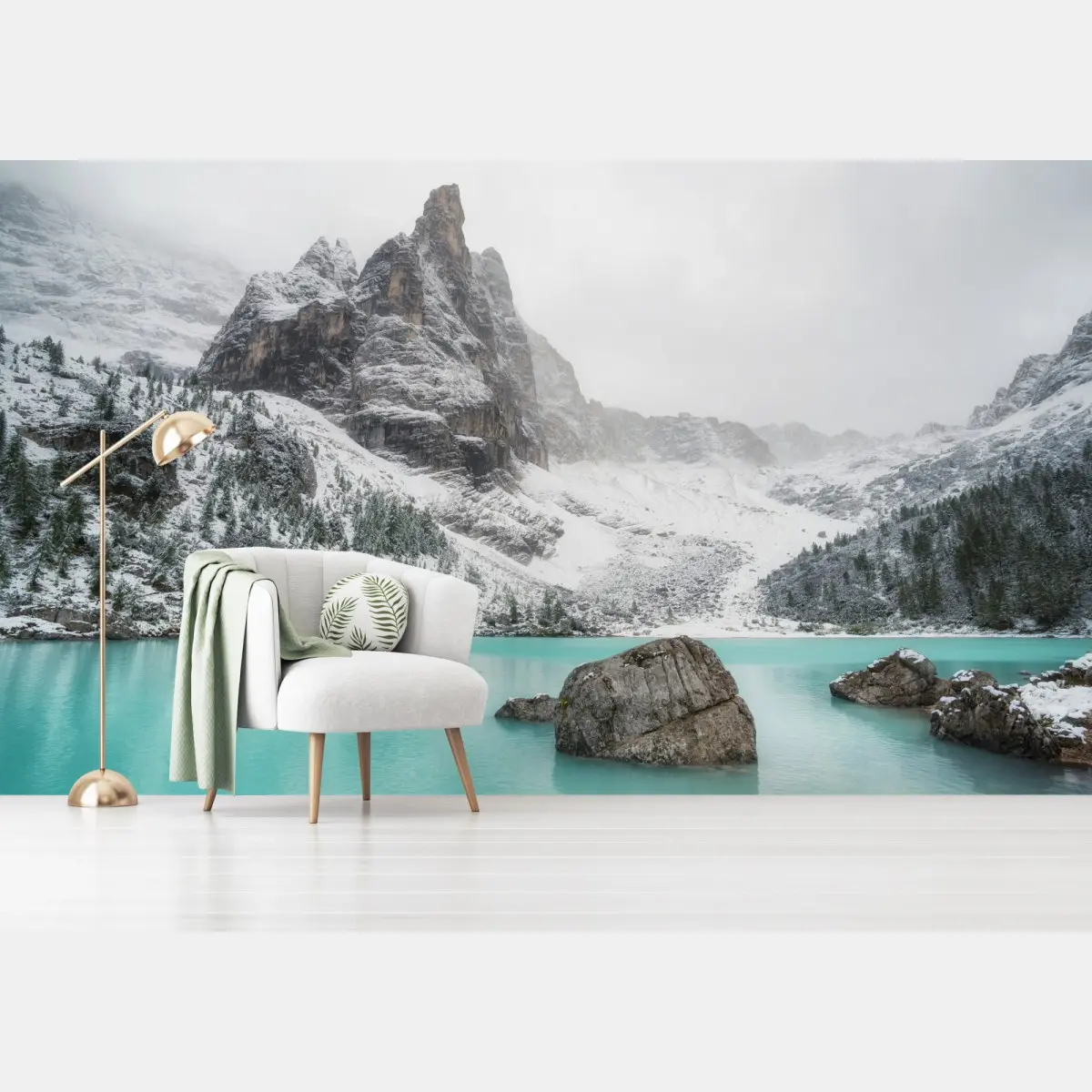 Fototapete türkissee in alpiner landschaft unter schneebedeckten gipfeln – Pixers®