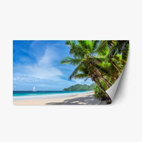 Repositionierbarer Aufkleber tropischer strand mit palmen und segelboot – Pixers®