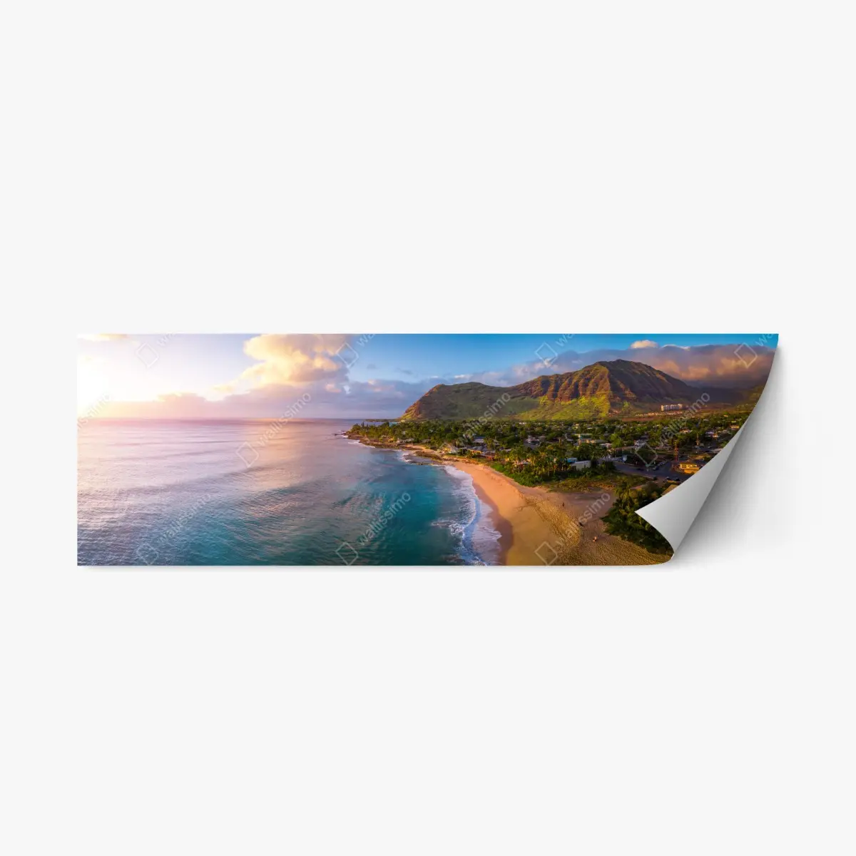 Repositionierbarer Aufkleber sonnenuntergang am strand panorama mit tropischen bergen – Pixers®