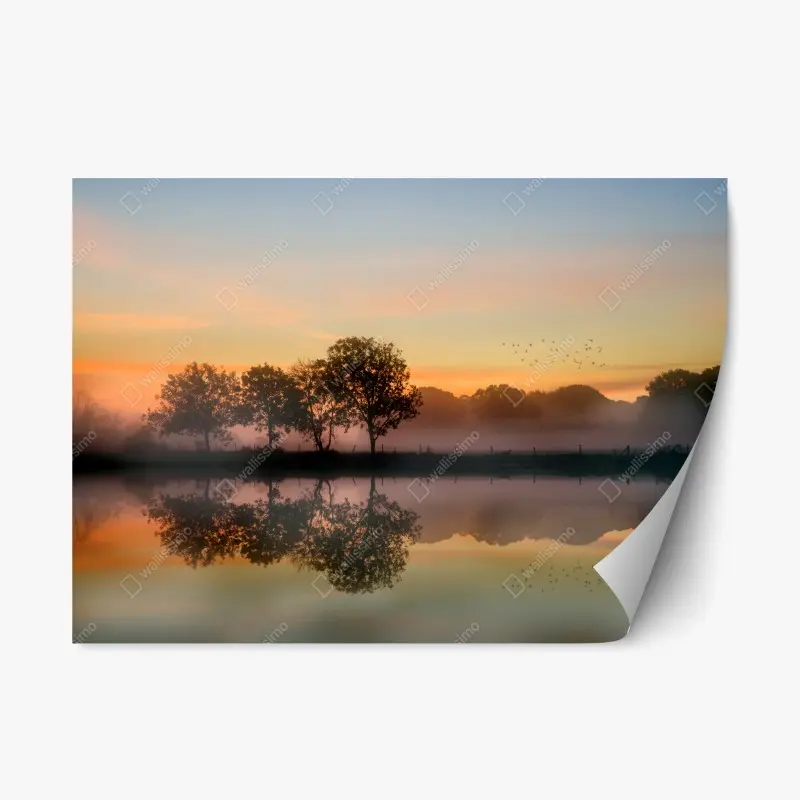 Repositionierbarer Aufkleber nebliger herbstlicher sonnenaufgang über Englischer landschaft