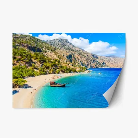 Repositionierbarer Aufkleber segelboot am Apella strand, Karpathos – Pixers®