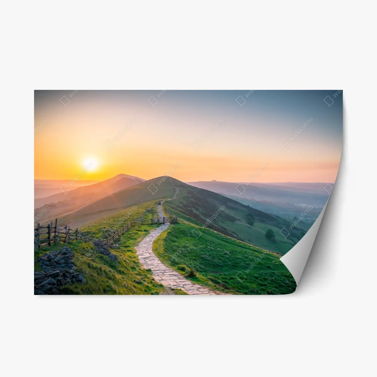 Repositionierbarer Aufkleber sonnenaufgang über grünen hügeln mit steinweg – Pixers®