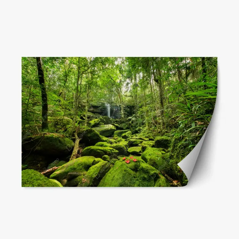 Repositionierbarer Aufkleber üppiger moosbewachsener wasserfall im tropischen wald
