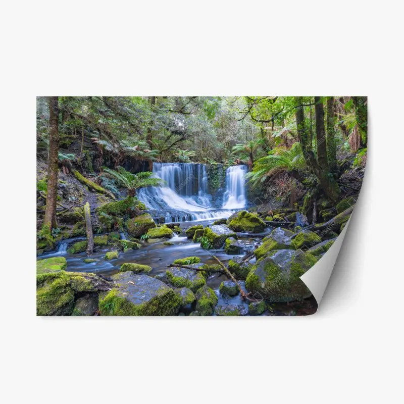 Repositionierbarer Aufkleber friedlicher waldwasserfall