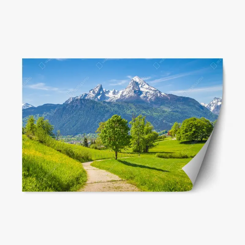 Repositionierbarer Aufkleber ruhige alpenwiese mit berggipfeln