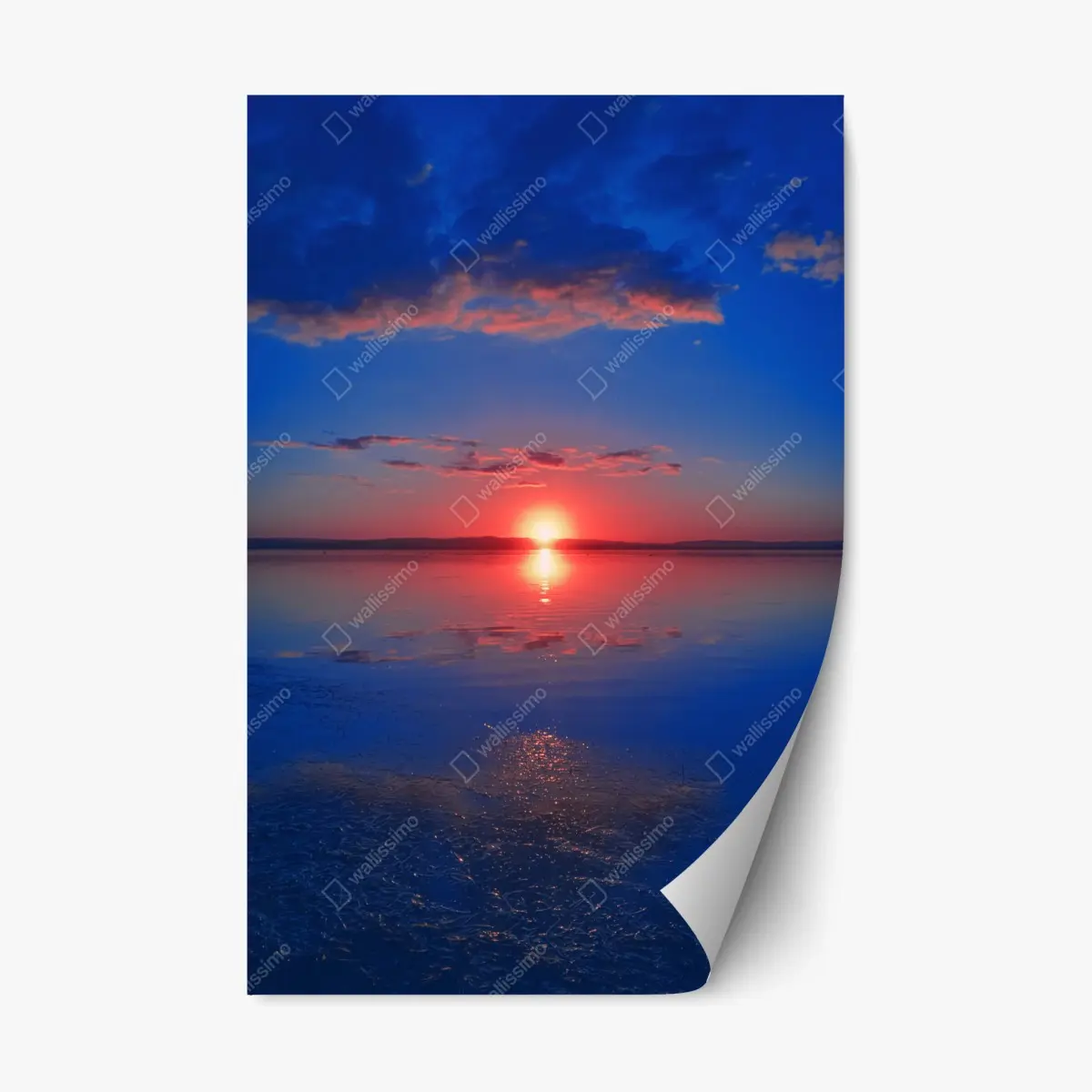 Repositionierbarer Aufkleber sonnenuntergang über ruhigem meer mit lebendiger spiegelung – Pixers®