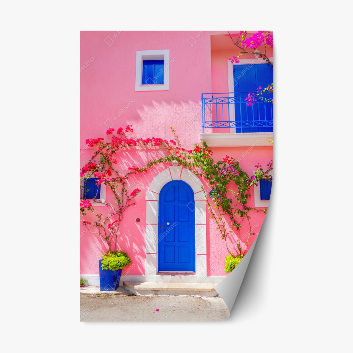 Repositionierbarer Aufkleber leuchtende rosa fassade mit blauer tür – Pixers®
