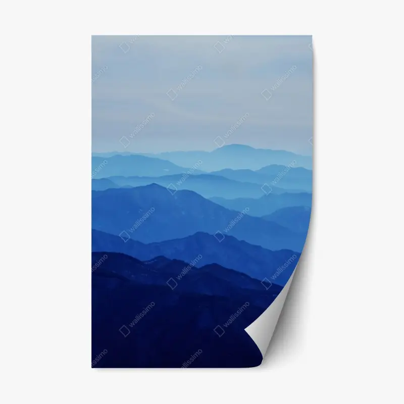 Repositionierbarer Aufkleber neblige blaue bergschichten