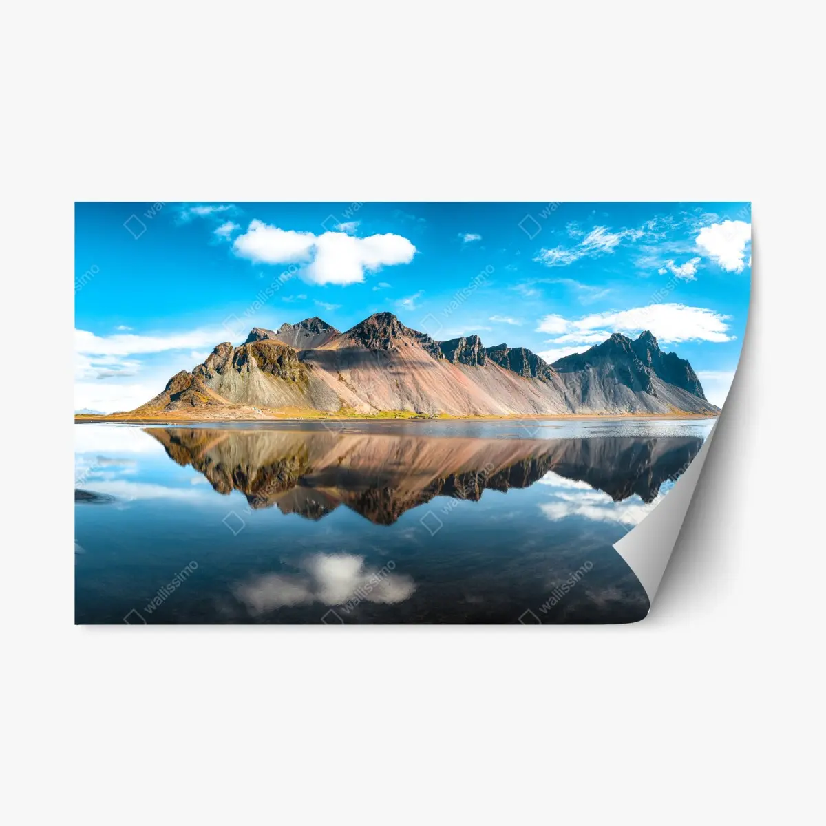 Repositionierbarer Aufkleber gespiegeltes Vestrahorn bei Stokksnes, Island – Pixers®