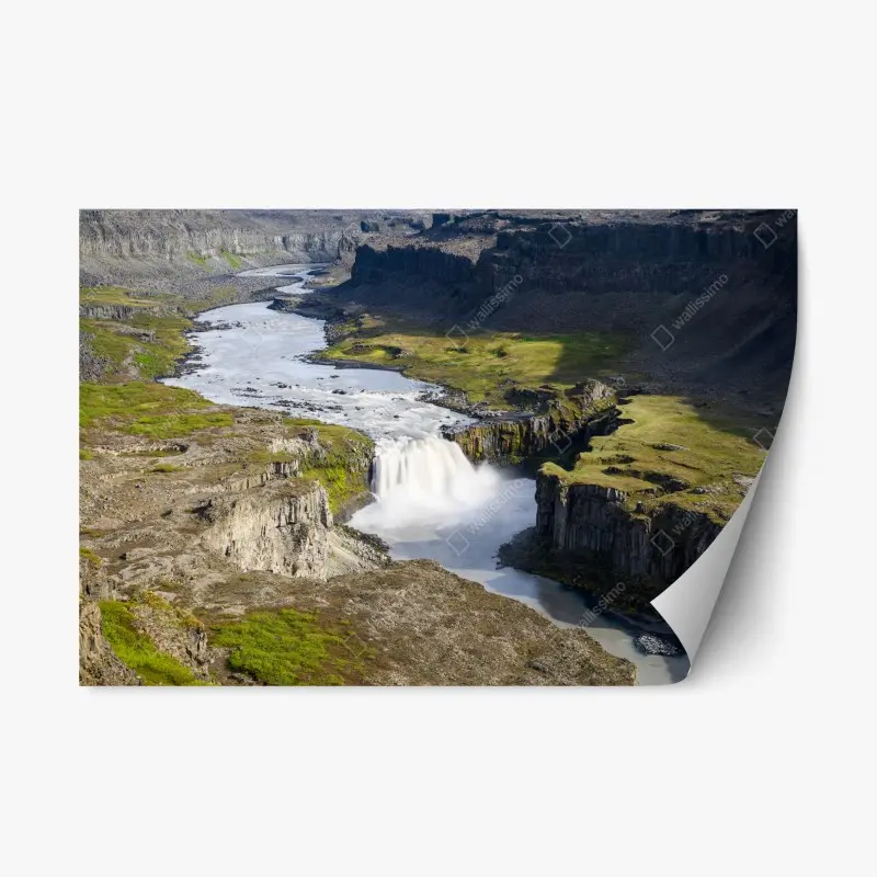 Repositionierbarer Aufkleber majestätischer wasserfall in einer isländischen schlucht